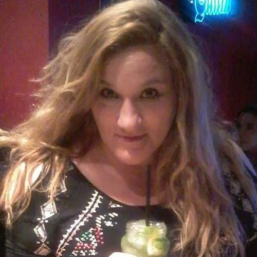 La imperfección es belleza, la locura es genialidad y es mejor ser absolutamente ridícula que absolutamente aburrida