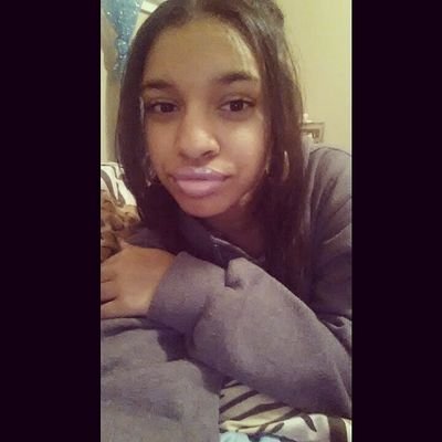 Follow Me ; Like My Shit & Retweet  Cant Trust Tooo Many Getcha Caught Up  Instagram : _crowngang_  ; Rapper/Singer  #CrownGang ✊✨