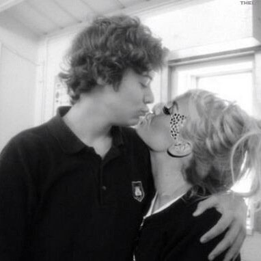 our names are harry and zayn we are in love with liam and perrie now they are finally ours zayn liams mine harry perrie is mine