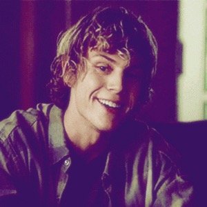 THIS IS A FREE FOLLOW PLEASE FOLLOW @HiCallMeAwkward INSTEAD!!!!! DO NOT FOLLOW ME