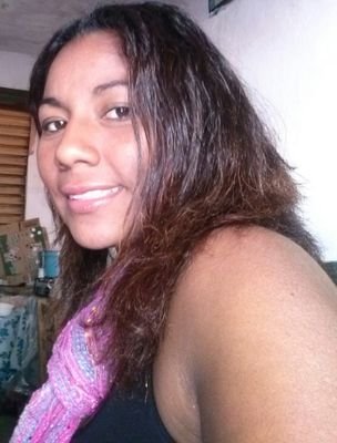 fiel siempre!!! estudiosa total sonriente siempre cuidadora de lo que tiene siempre ayuda al projimo pero eso siii nunca acerla enojar puf q malo...