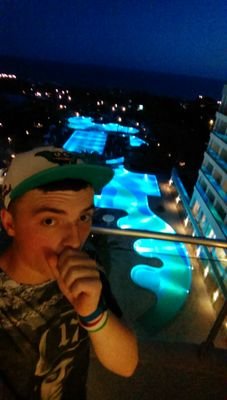 stefanprice_'s profile picture. i carp fish, PB=34lb.6oz , canal PB=28lb