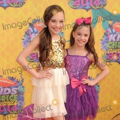 I ❤️dance moms! they are amazing dancers!! my favourite girls from dance moms are mack z maddie and kendall
