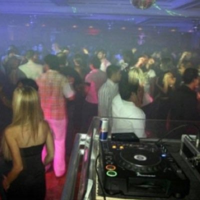 Couple_olo's profile picture. غيــر مهتــم بتفــاصيـل المـذاهـب والأديـــان، أخــلاقي وحـريتي هـي قانوني ، احمل في داخلي إنساناً مجنون .