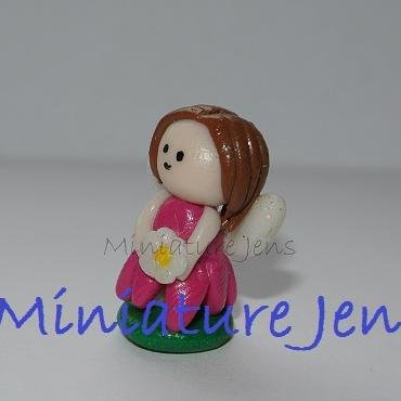 MiniatureJens's profile picture. I love tiny cute things and hope that these will bring a little smile and joy to each day you wear them! Also find me here; http://t.co/DDS80T3y93