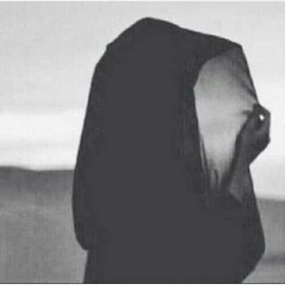 ‏‏‏نوفمبريه عاشقة للقهوة اتمنى الهجرة حيث الحرية ،يكتبني نزار قباني   ان كنت مهموم لاتدخل مفضلتي فيها من الحزن مايكفي لخلق الله .