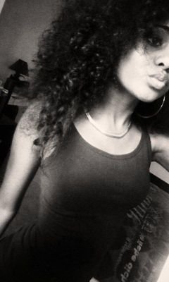 Ile de la Reunion : Ma fierté  TeamPSG⚽  Zouk (Femme fatale)    innstaa: solene_tissmei974   Snap: solene_974