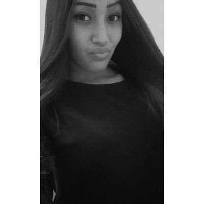 instagr : SharonElvira.