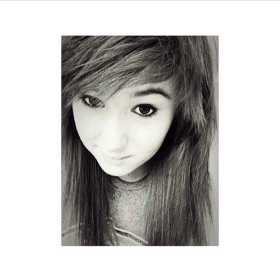 Scene&Emo|(yes its possible)|Photography|GCSE Art|Music|All my friends are Long Distance| My Boyfriend lives 142 Miles away |SameShitDifferentDay