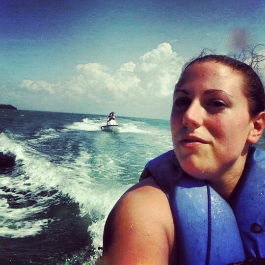 sampri87's profile picture. 