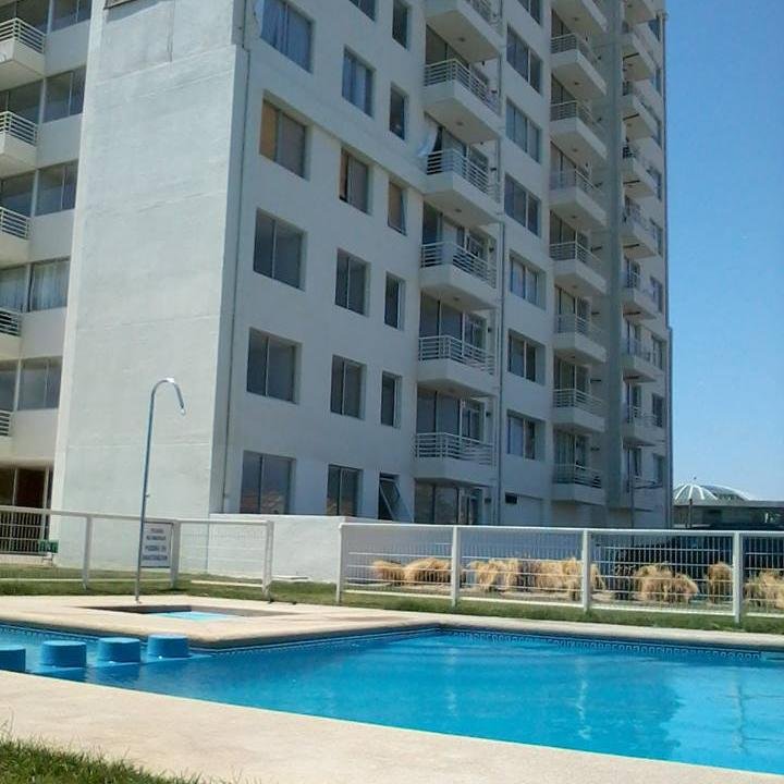 Deptos de 2D/2B, todos con baño en suite. Excelente ubicación, frente a Mall Puerta del Mar, a pasos del centro, del Faro y Av. del Mar. Edificio Alto Serena.