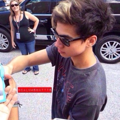 rt this for me pls https://t.co/KCTINU0cua x - @lucozadecalum :D