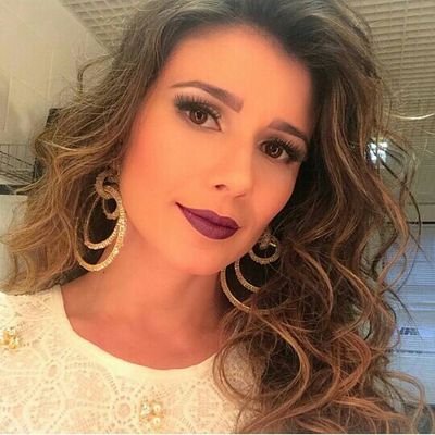 ''Fã da moça viciada em cotonete'' ∞