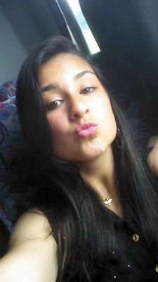 Biografia?
Nαo importα o quє єu diigα,
Vocє irα vαlorizαr pєlo quє vê,
julgαr pєlo quє ouviu
e opinαr pєlo quє conhєcєu (!) u.u