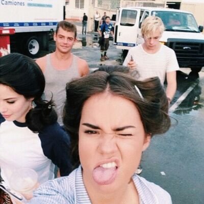 HELLO( ´ ▽ ` )ノ♡  洋楽好きfollowme♪                                       R5/Selena/Ross/Laura/Disneychannel/Disneychannelstar/I Cari/Ariana/TBM/HSM