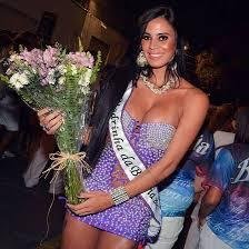 um rosto lindo e um sorisso encantador e um jeitiinho de me falr que me pirou; pirou o cabecãooo;miinha diva liinda dotosa da minha life
