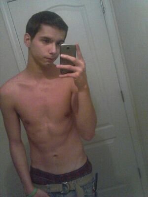 fea11de5d00f42a's profile picture. Gamer4lyfe. Dayy=Life Bros 
Brothers First.