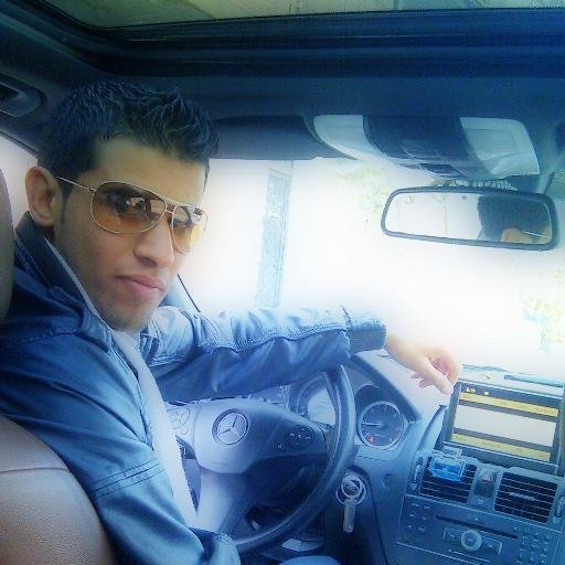 دآئماً وآبداً : 
آلبسآطھ تُضيفَ علىَ 
شخصيتگ رونقاً مُمَيزاً
يجعلگ مختلفَ
كن بسيطاا تگن ؛ آجمل ..