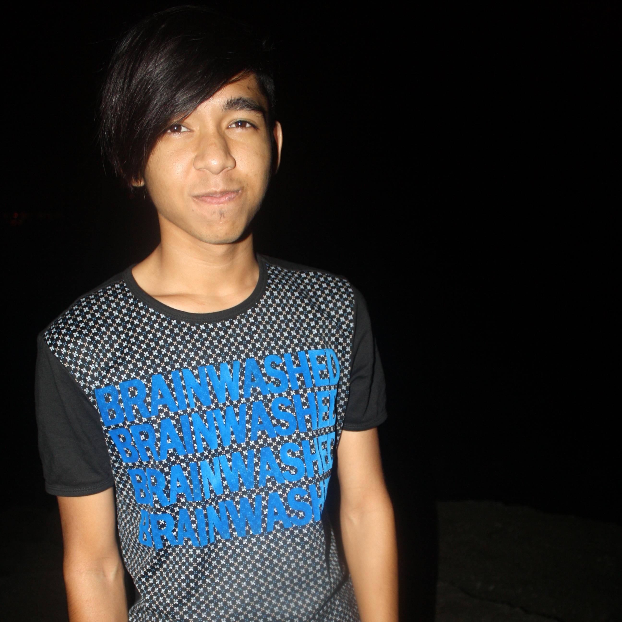 MOHD ZAIRI HAIRIL MANSOR
25 YEAR OLD
DAMANSARA
TAKEN BY :DIANA DANIELYA RASHID