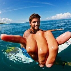 estudante de bio engenharia, surf, lounge music, amigos e positividade