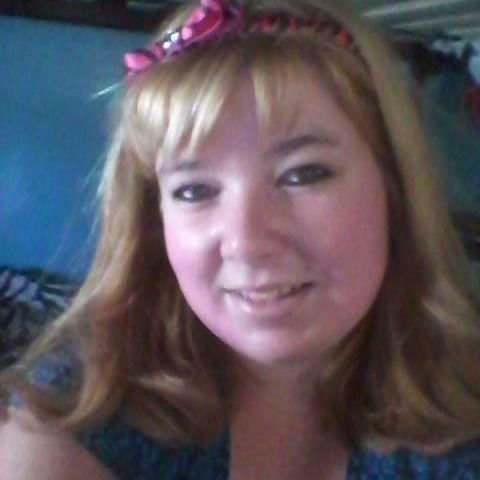 I'm Kelsay. I'm 23. Single. Been clean & sober for 3 months now.