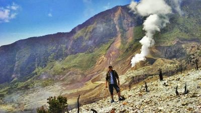 lakanoya's profile picture. Sometimes. Hardly. Enough!