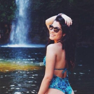 Não sou a cantora