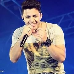 Frases e Versos do Cantor @CrisEfeitos,Entre Outras Famosas