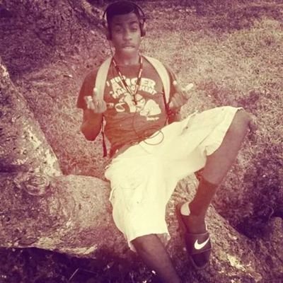 Im lj chilling out listening to music and just being real