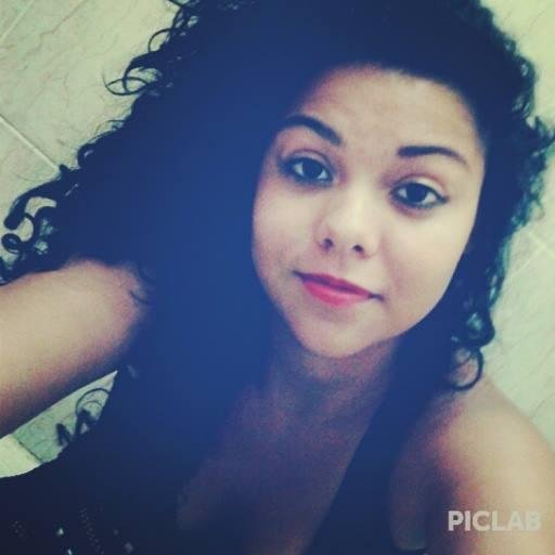 fell_saks's profile picture. AMOOO ROCK..ELETRONICA..ADORO FILMES DE TERROR E THE VAMPIRE DIARES...  3