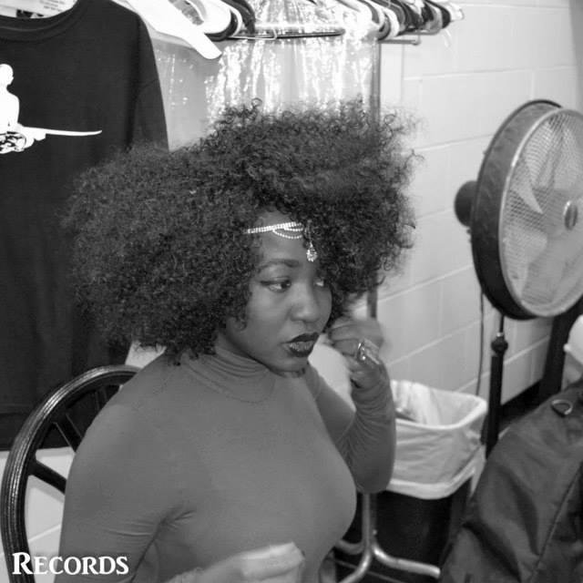 🗣 KRISTEN WARREN Profile