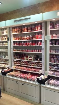 Tout L'univers de Yankee Candle sur  Paris!
Jewel Candle- Kringle Candle Store

107 rue cambronne 
75015 PARIS

01 47 34 11 62
Métro vaugirard