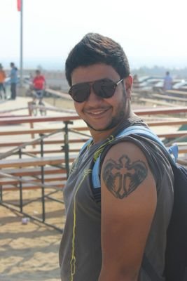 michael_ayman's profile picture. ‏‏متجوز واحدة من بلوتوا و عيشين فديك ام كوكو الارض،بالمناسبة بيوتكنولوجيست بتاع Dna و genes و الهاري دة كلوا D: