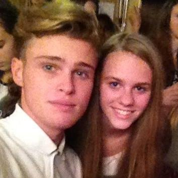 123_AnNa_ABC's profile picture. don't worry be happy :)