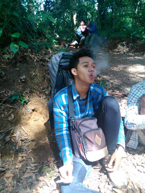 Setiap apa yang gw jalanin itu,,itu adalah  hobi gw,,kalo gw tulis satu banyak dah pokoknya hobi gw itu selalu membuat hati gw senang dan tenang :D