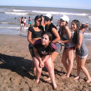 animalera, doy RT a lo que me gusta, vivo en el caribe mexicano! amo mi país