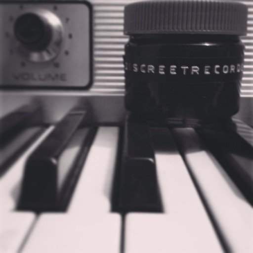DISCREETRECORDS STARTS IN 2013 AS A MUSIC NETWORK
FOCUSED ON EXPERIMENTAL, ELECTRONIC & IMPROVISING SOUNDS.