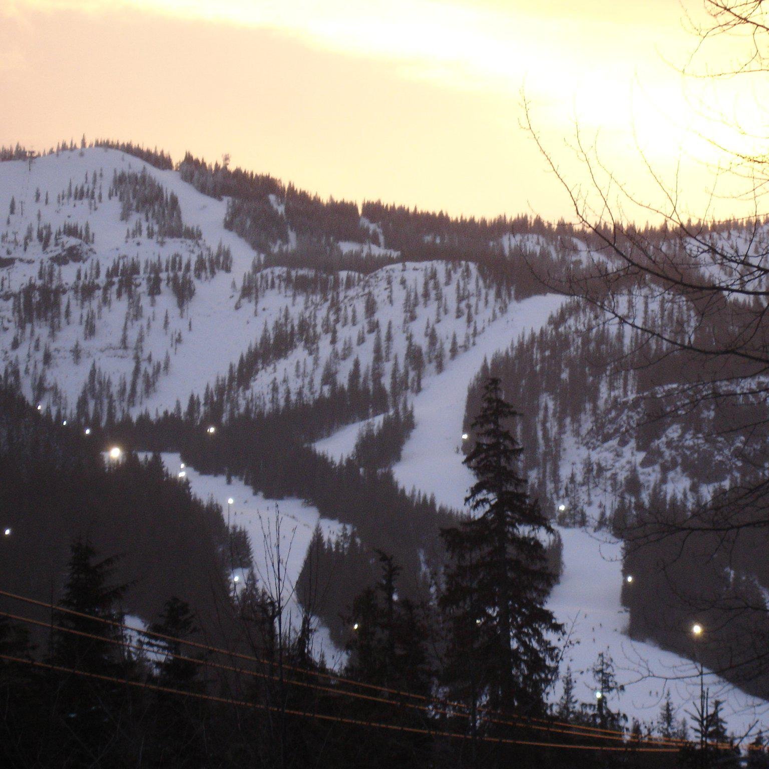 Studio Condo Vacation Rental at the Base of Mt Hood / Government Camp, Oregon