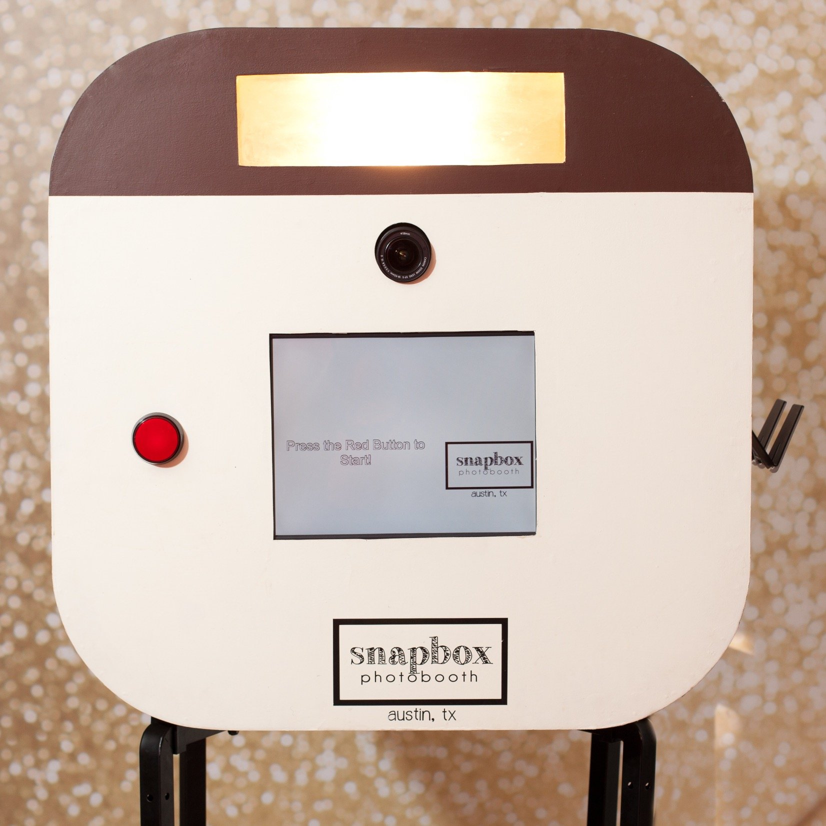 Photo Booth Rentals available in DFW and ETX for all events including weddings, corporate, holiday and birthday events. #everydayisaholiday #snapgals