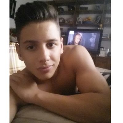 Chupo pitos y culos . Me gusta la opera. . Y las barbies me chiflan. Soy barato 20€ la hora. Contacto Mensaje directo