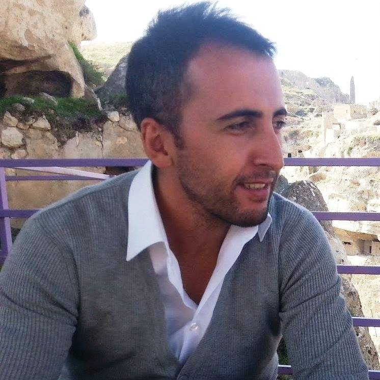 Gevşemeyin, üzülmeyin. Eğer inanıyorsanız üstün olan sizsiniz.