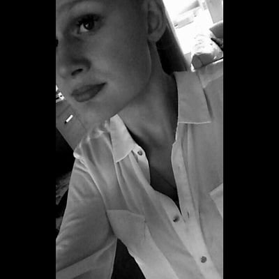 vrienden en familie boven alles♥♥♥ Lovee for my best sistaa @LittleBraviourX ♥♥ Laat niemand je klein krijgen je bent geboren om groot teworden♥♥