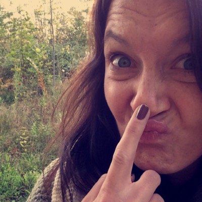 IngridMarieBH's profile picture. Grafisk designer. Gir tommelen opp for bokstaver, musikk og kanelboller.