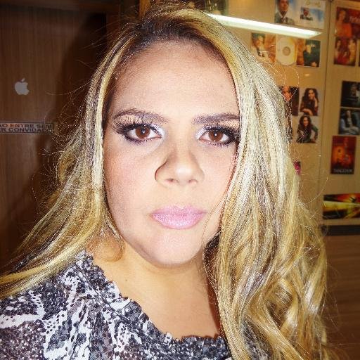 Pastora, Cantora, Compositora, Ministra de louvor kellymonteirosinger@hotmail.com https://t.co/8AEYdl3E52 *Deus é Fiel