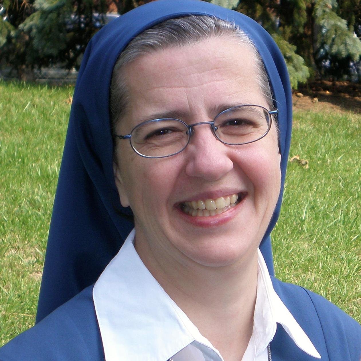 Daughter of Saint Paul (#MediaNuns); loves to write @ Eucharist, spirituality, discernment, film & media spirituality http://t.co/JbjJ7VZLTB