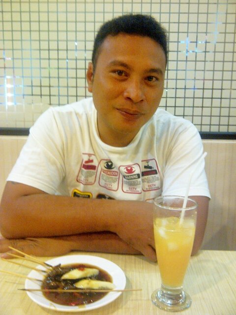 FeckyRuauw's profile picture. Jangan pernah menyerah..