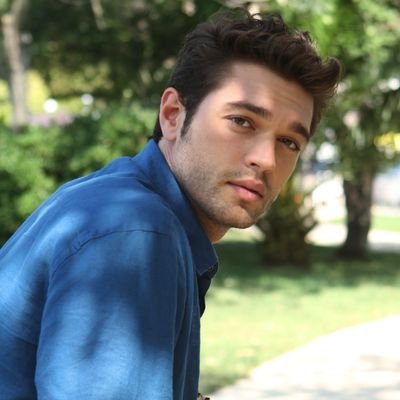 GelinlerSelim's profile picture. Şebnemle sürekli rekabet halindeyiz ✌ Şebnem bana aşık ama söylemiyo:DD ✌