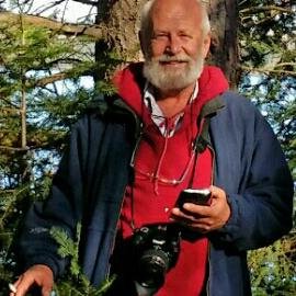 An independent critical thinker supporting free choice and much less government; Loves family, photography, gardening, barefoot jogging, Nature and beer.