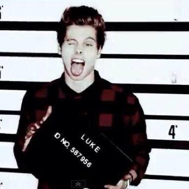 Instagram : Ioleta.Hemm 5 Seconds Of Summer #TWERK #QUEEN #CYRUS #JUSTINBIEBER #GRANDE #IS #MY #UNITATO #1S