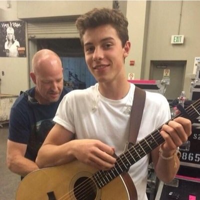 go follow @autumnshawn becuase she just gave you a free follow thx